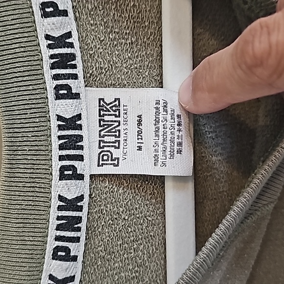 💰👇Victoria's secret PINK green sweater size Medium - Picture 2 of 3